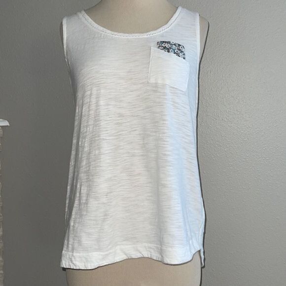 White tank by anthropology size‎ 6 - Picture 3 of 5
